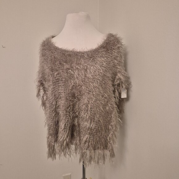 Taupe Sweater Shrug For Comfort and Easy Movement 1 Size - Picture 2 of 6